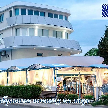 Семеен Хотел "Кораб Ренеса" Ravda Kültér fotó